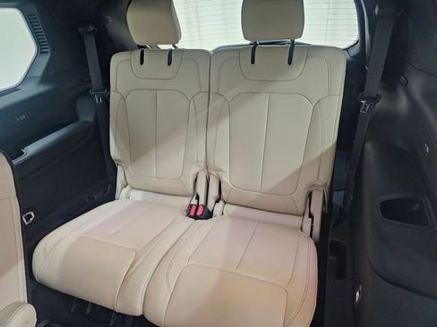 Used 2023 Jeep Grand Cherokee L Limited w/ Trailer Tow Group (B) AWD/4WD image 4