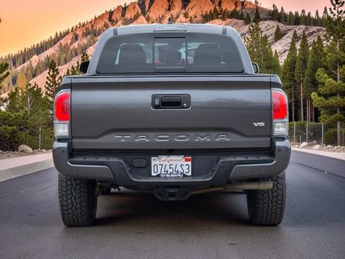 Used 2023 Toyota Tacoma TRD Off-Road w/ Advanced Technology Package AWD/4WD image 6