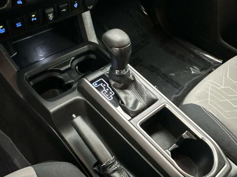 Certified 2023 Toyota Tacoma TRD Off-Road w/ Technology Package AWD/4WD image 13