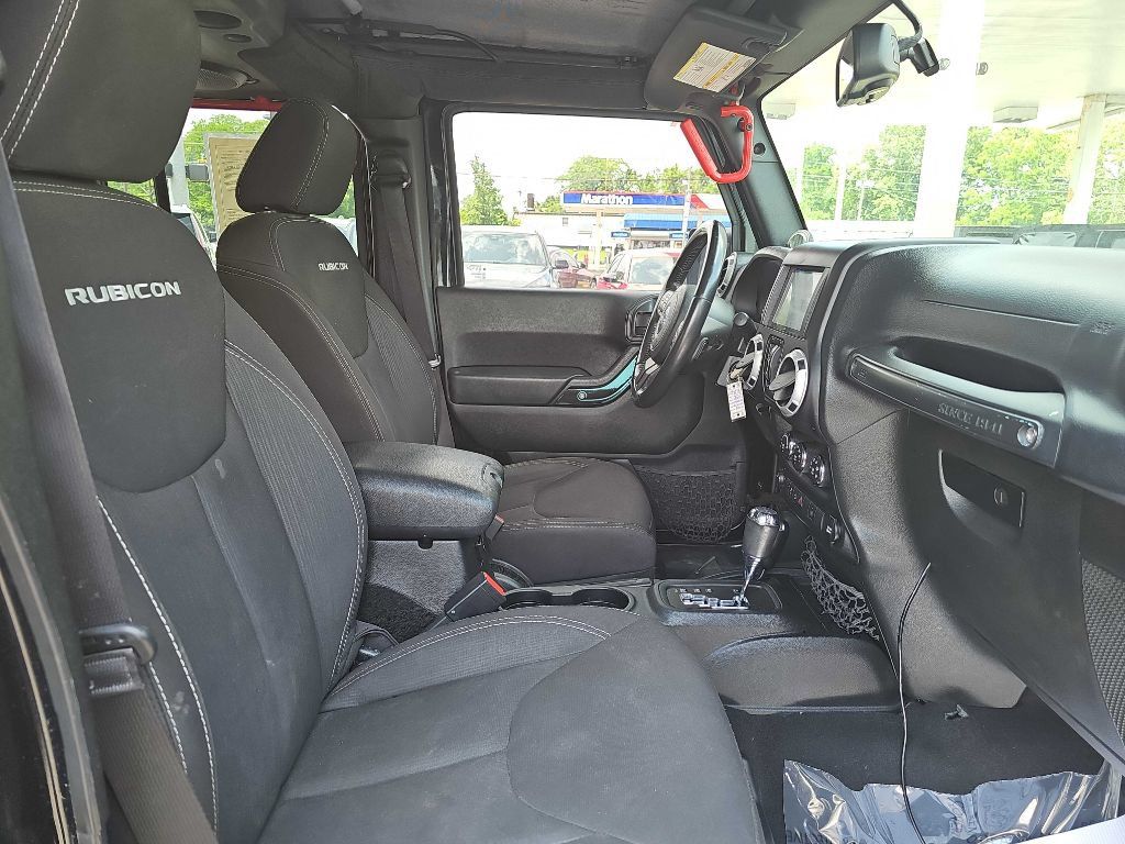 Used 2014 Jeep Wrangler Unlimited Rubicon w/ Connectivity Group AWD/4WD image 53