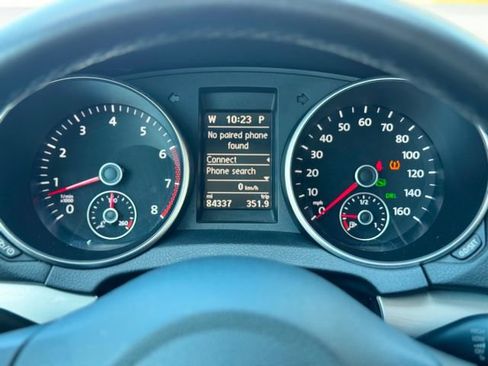 Used 2013 Volkswagen Golf 4-Door FWD image 30