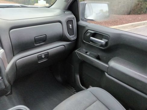 Used 2019 Chevrolet Silverado 1500 Custom w/ Custom Convenience Package AWD/4WD image 16