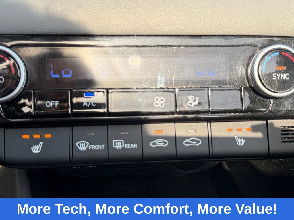 Used 2025 Hyundai Elantra SEL FWD image 17