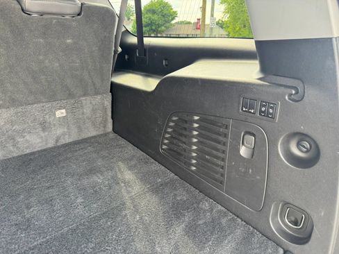 Used 2018 Cadillac Escalade ESV Luxury AWD/4WD image 43