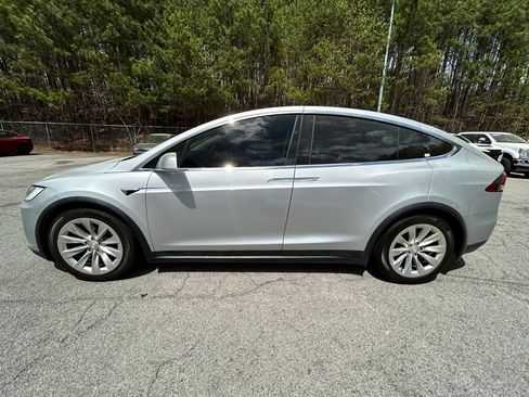 Used 2017 Tesla Model X 75D AWD/4WD image 4