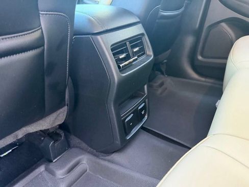 Used 2020 Ford Edge SEL w/ Convenience Package FWD image 13
