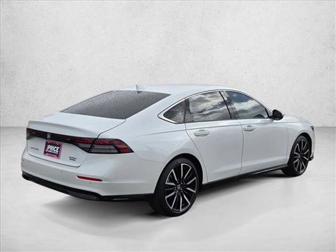 Used 2023 Honda Accord Touring image 5