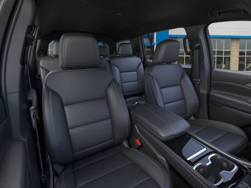 New 2027 Chevrolet Traverse LT w/ Midnight/Sport Edition FWD image 16