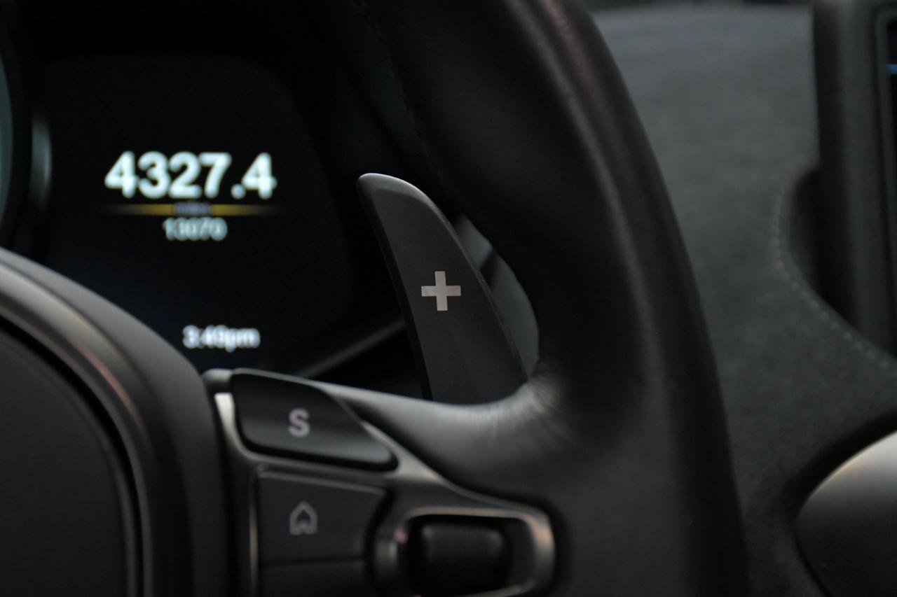 Used 2020 Aston Martin V8 Vantage Coupe RWD image 27