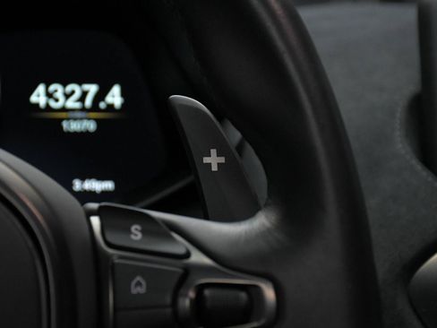 Used 2020 Aston Martin V8 Vantage Coupe RWD image 27