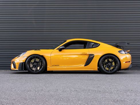 Certified 2025 Porsche 718 Cayman GT4 RS RWD image 2