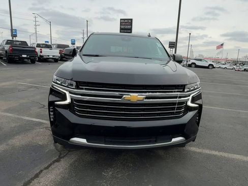 Used 2023 Chevrolet Suburban LT RWD image 3