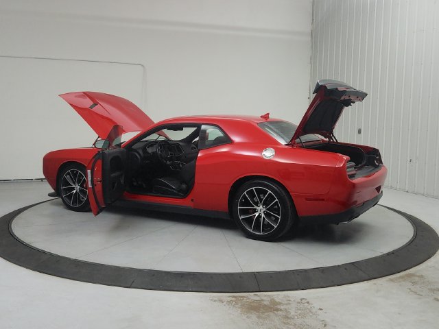 Used 2018 Dodge Challenger R/T Scat Pack w/ Leather Interior Group RWD image 14