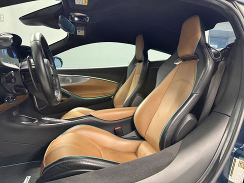 Used 2023 McLaren Artura image 10