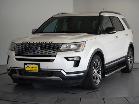 Used 2018 Ford Explorer Platinum AWD/4WD image 3