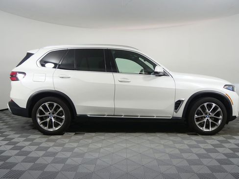 Certified 2025 BMW X5 xDrive40i image 2