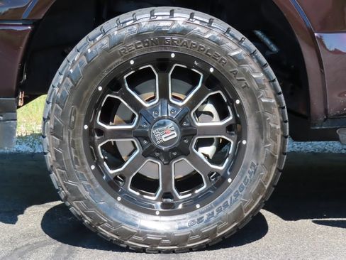 Used 2019 Ford F150 XLT w/ Equipment Group 302A Luxury AWD/4WD image 12