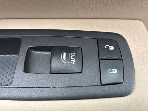 Used 2021 Jeep Grand Cherokee Limited AWD/4WD image 25