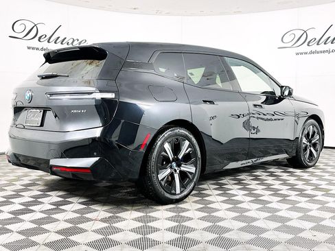 Used 2023 BMW iX xDrive50 w/ Premium Package image 6