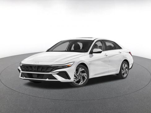 Used 2025 Hyundai Elantra Limited FWD image 2