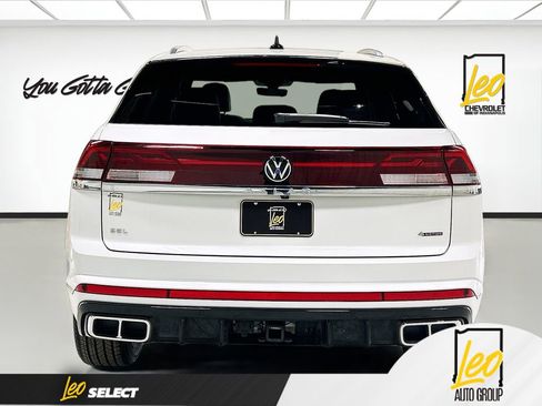 Used 2024 Volkswagen Atlas Cross Sport SEL Premium R-Line image 6
