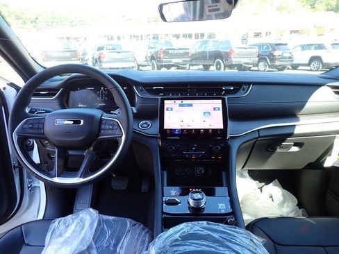 New 2025 Jeep Grand Cherokee L Limited image 14