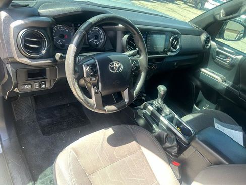 Used 2017 Toyota Tacoma TRD Sport w/ Tow Package image 8