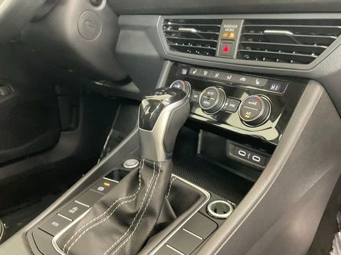 Used 2024 Volkswagen Jetta SE image 19