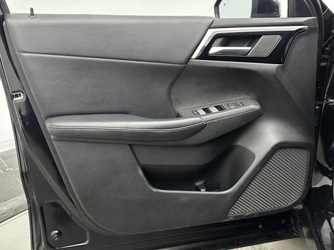 Used 2023 Mitsubishi Outlander SE image 13