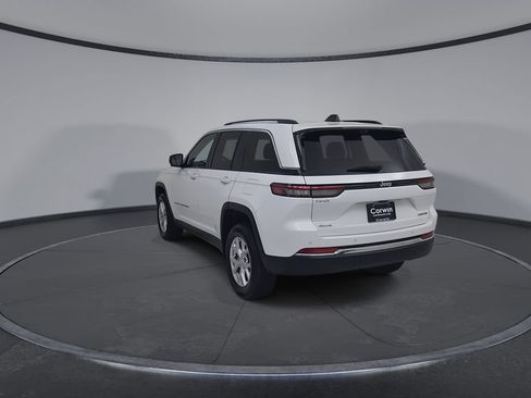Certified 2023 Jeep Grand Cherokee Limited w/ Luxury Tech Group II AWD/4WD image 14