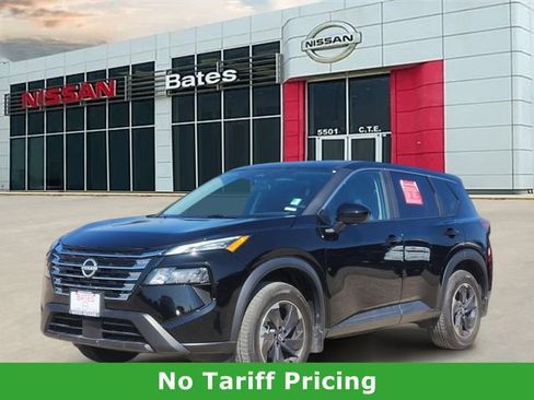 Used 2025 Nissan Rogue SV FWD image 2