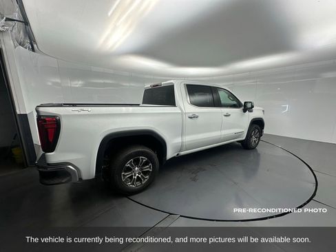 Used 2025 GMC Sierra 1500 SLT image 6