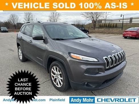 Used 2018 Jeep Cherokee Latitude Plus w/ Comfort/Convenience Group image 3