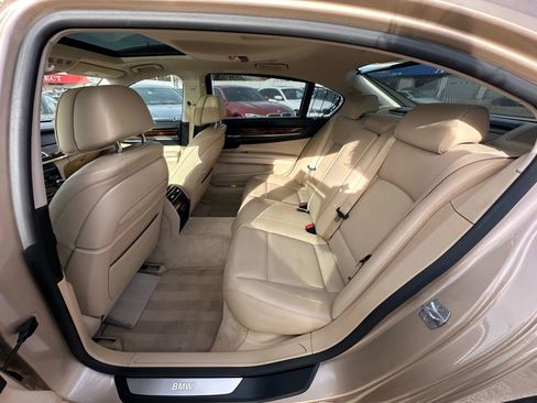 Used 2014 BMW 750Li w/ Executive Package image 23