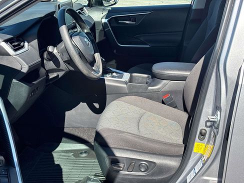 Used 2022 Toyota RAV4 XLE image 7