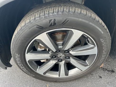 Used 2023 Honda Pilot Elite image 12