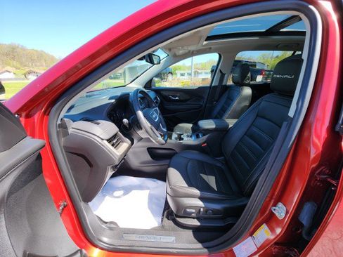 Used 2023 GMC Terrain Denali image 29