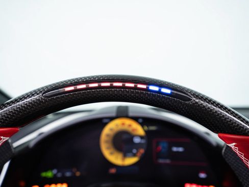 Certified 2025 Ferrari Roma Spider RWD image 31