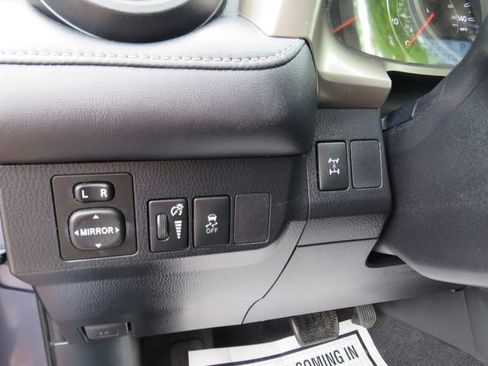 Used 2013 Toyota RAV4 XLE image 22