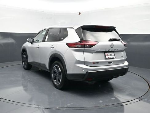 Used 2025 Nissan Rogue SV AWD/4WD image 7