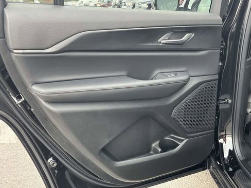 New 2025 Jeep Grand Cherokee L Altitude image 14