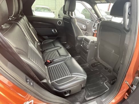 Used 2018 Land Rover Discovery HSE image 28