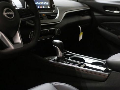 New 2025 Nissan Altima 2.5 SR image 14