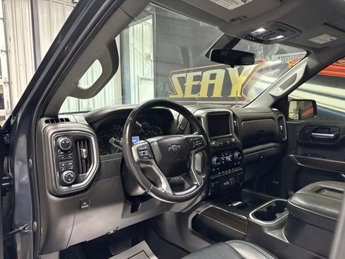 Used 2021 Chevrolet Silverado 1500 LT Trail Boss w/ Convenience Package II AWD/4WD image 6