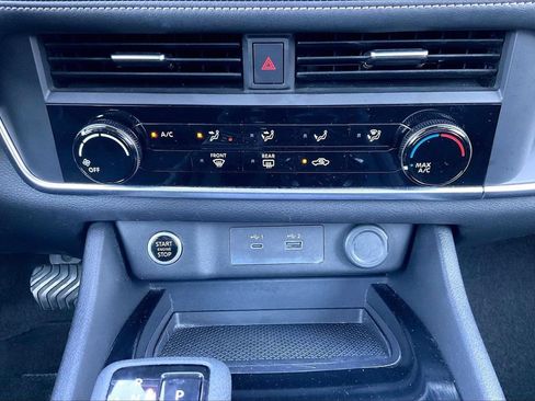 Used 2023 Nissan Rogue S FWD image 18