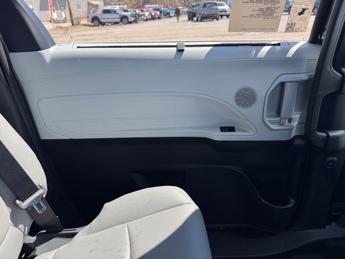 New 2026 Toyota Sienna XLE AWD/4WD image 24