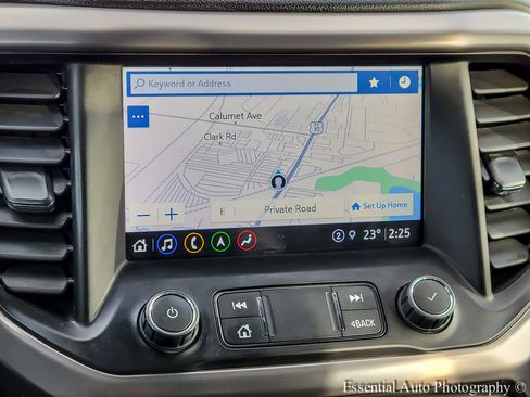 Used 2023 GMC Acadia AT4 w/ Technology Package image 21