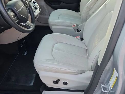 Used 2021 Chrysler Voyager Lxi FWD image 10