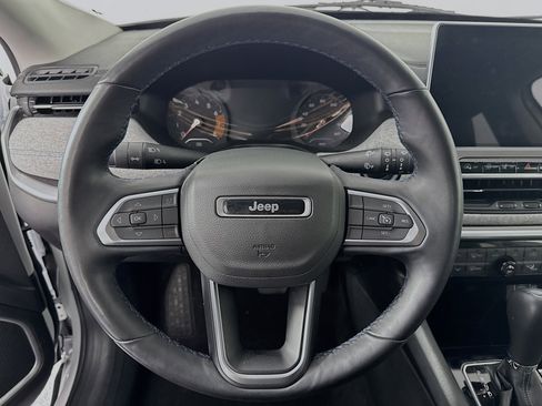 Used 2022 Jeep Compass Latitude w/ Convenience Group image 11