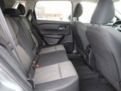 Used 2024 Nissan Rogue SV image 16